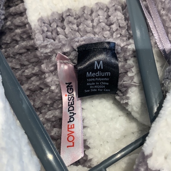 LOVE DESIGN - Picture 3 of 3